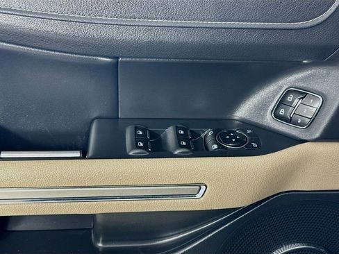 Used 2023 Ford Expedition Limited image 22