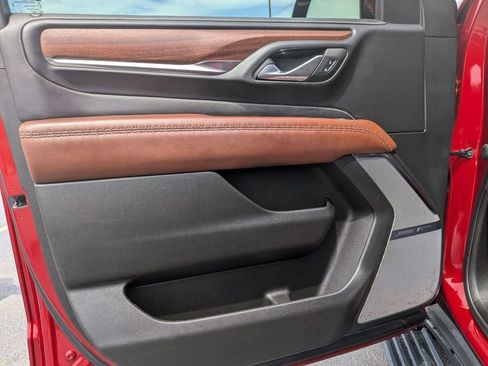 Used 2023 GMC Yukon Denali Ultimate w/ LPO, Floor Liner Package AWD/4WD image 13