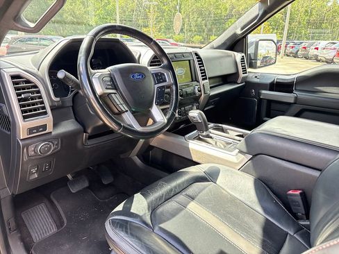 Used 2019 Ford F150 Platinum w/ Equipment Group 701A Luxury AWD/4WD image 6