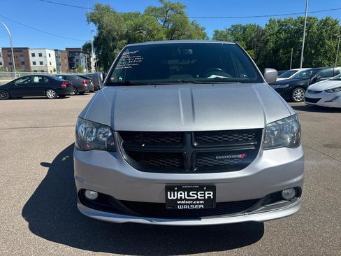 Used 2015 Dodge Grand Caravan SXT w/ Blacktop Package FWD image 2