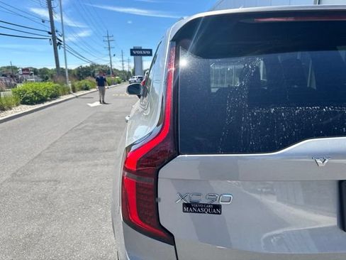 Certified 2025 Volvo XC90 B6 Plus AWD/4WD image 10