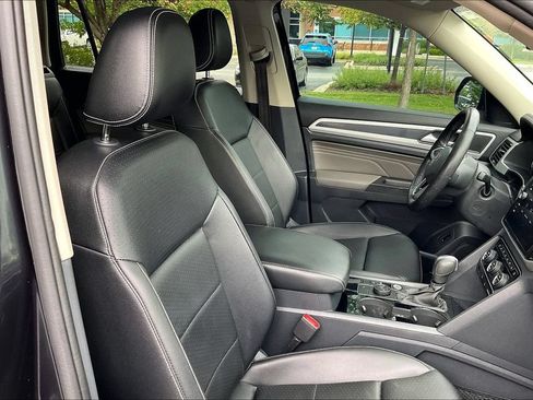 Used 2023 Volkswagen Atlas SEL R-Line AWD/4WD image 7