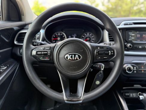 Used 2016 Kia Sorento FWD image 25