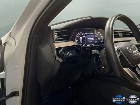 Used 2022 Audi e-tron Premium Plus w/ Premium Plus Package image 14