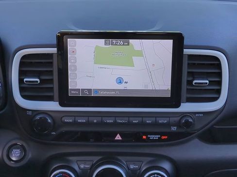 Certified 2022 Hyundai Venue Limited FWD image 17