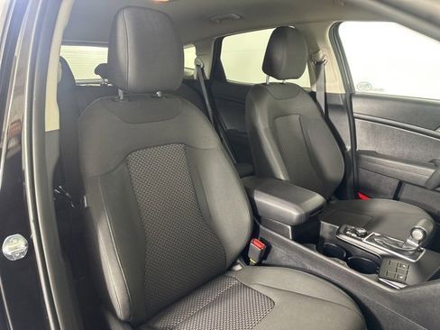 Used 2024 Kia Sportage LX image 15