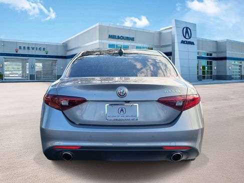 Used 2021 Alfa Romeo Giulia Ti image 5