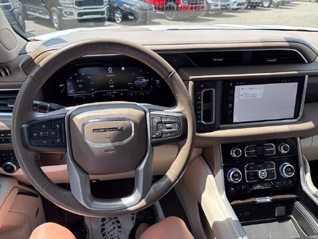 Used 2022 GMC Yukon XL Denali AWD/4WD image 10
