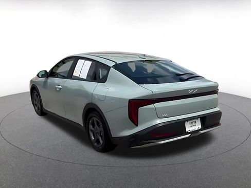 Used 2025 Kia K4 FWD image 4