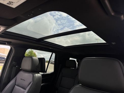 Used 2021 GMC Yukon Denali image 26