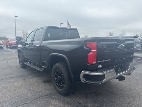 Used 2024 Chevrolet Silverado 2500 LTZ w/ LTZ Convenience Package image 5