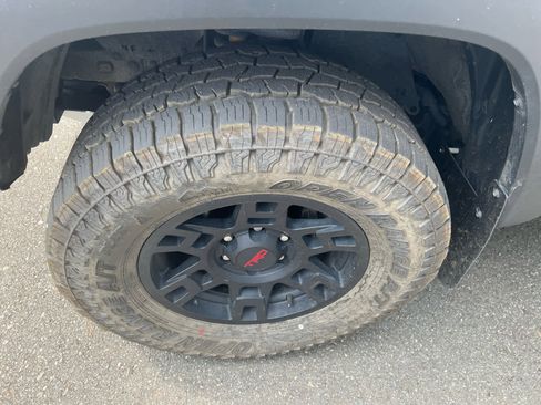 Used 2023 Toyota Tacoma TRD Off-Road image 39