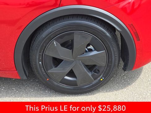Used 2024 Toyota Prius LE FWD image 38