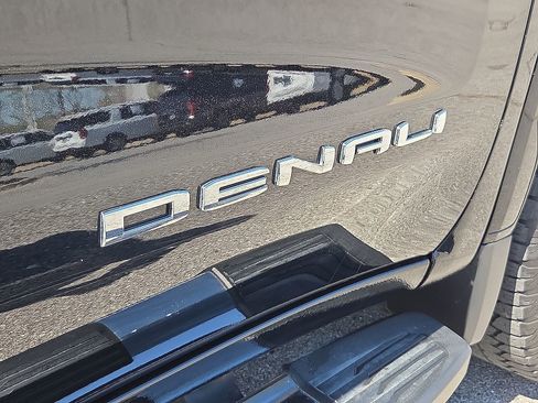 Used 2024 GMC Sierra 1500 Denali w/ Technology Package AWD/4WD image 8