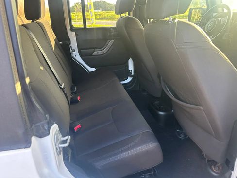 Used 2018 Jeep Wrangler Unlimited Sport S AWD/4WD image 11