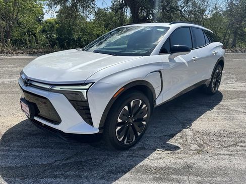 New 2025 Chevrolet Blazer EV RS image 1