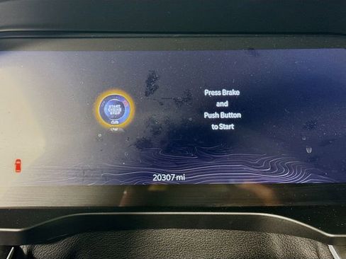 Used 2025 Jeep Grand Cherokee L Laredo image 12