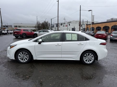 Certified 2024 Toyota Corolla XLE image 5