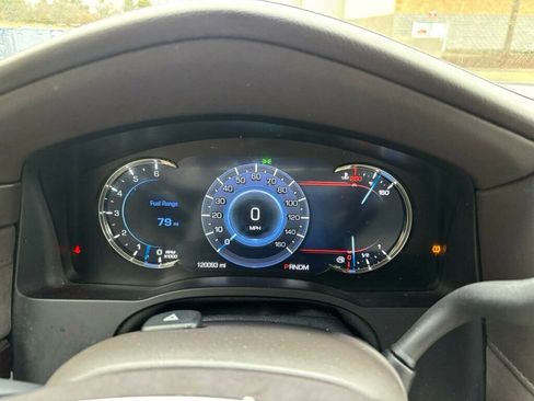 Used 2016 Cadillac Escalade Luxury image 32