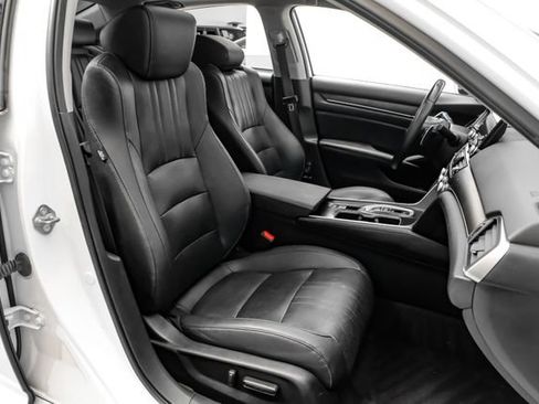 Used 2019 Honda Accord Touring image 30
