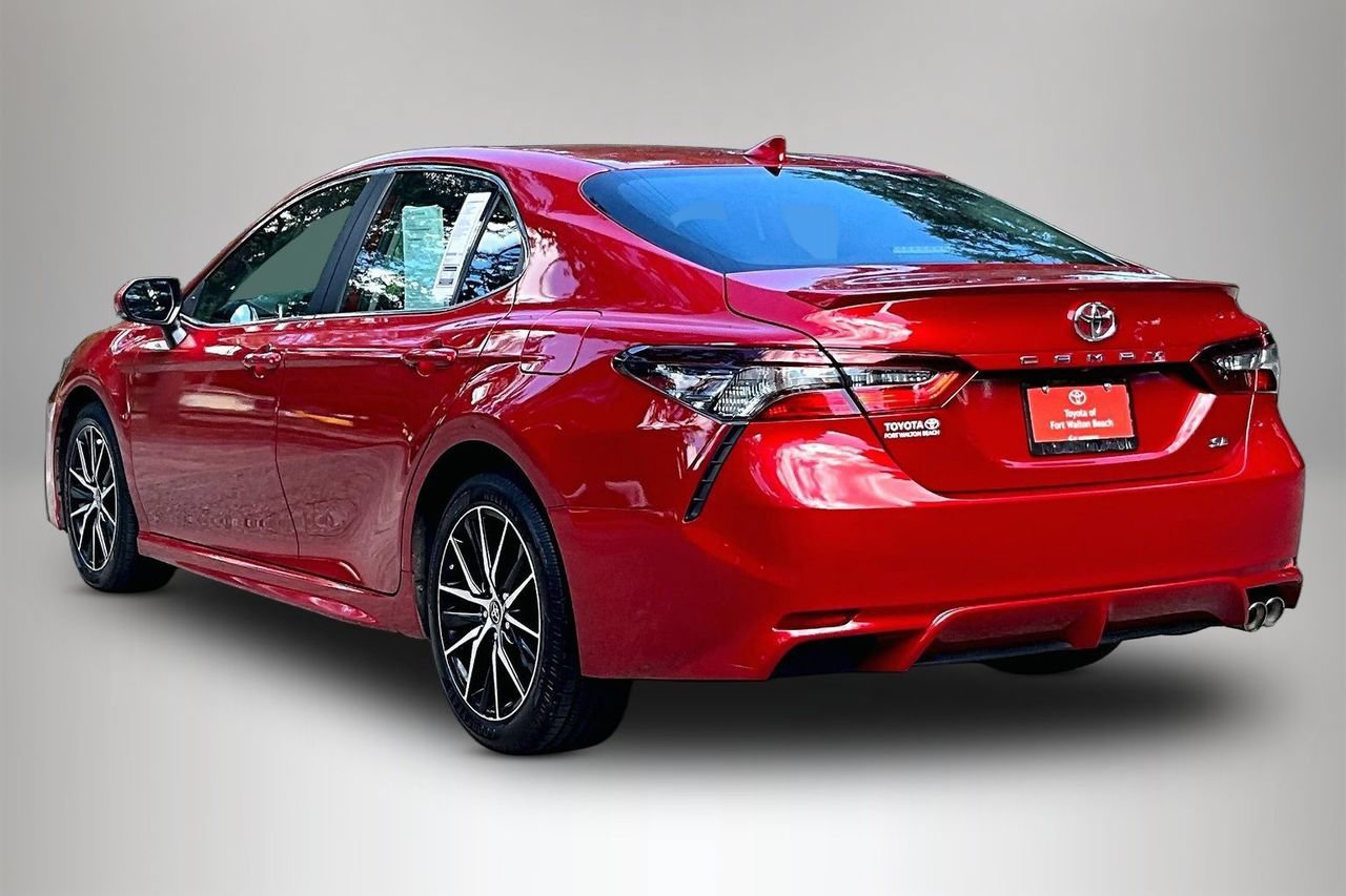 Used 2024 Toyota Camry SE FWD image 4