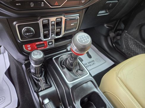 Used 2018 Jeep Wrangler Unlimited Rubicon image 15