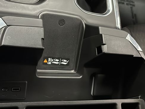 Used 2022 Chevrolet Silverado 1500 RST AWD/4WD image 32
