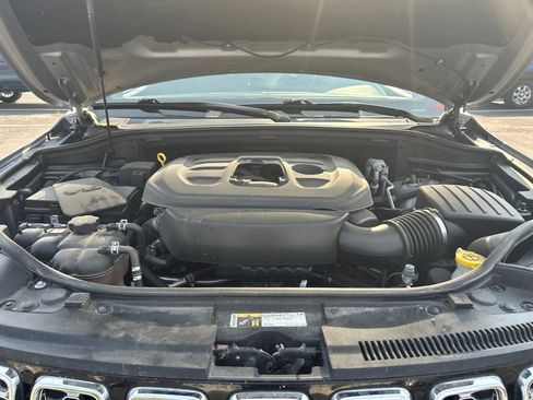 Used 2020 Jeep Grand Cherokee Overland AWD/4WD image 27