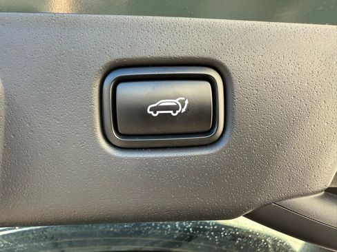 Used 2023 Kia Niro SX image 21