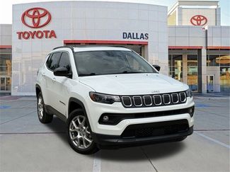 Used 2022 Jeep Compass Latitude w/ Sun and Sound Group image 1