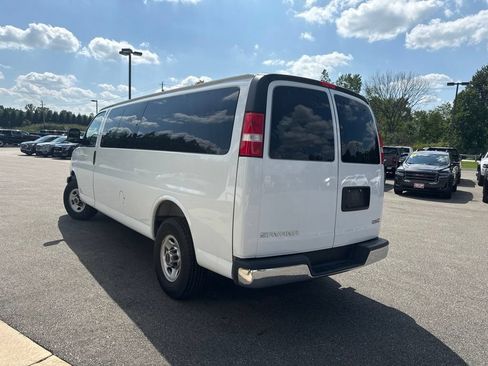 Used 2025 GMC Savana 3500 LT w/ LT Preferred Equipment Group RWD image 4