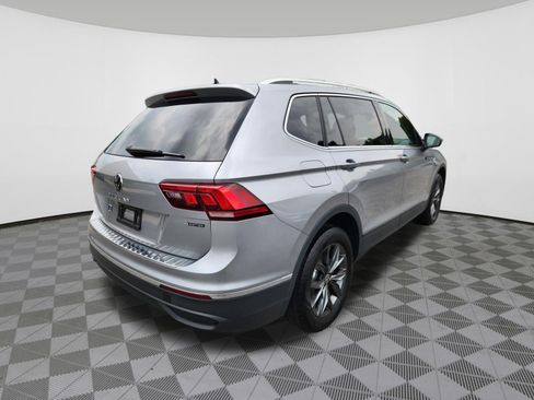 Certified 2024 Volkswagen Tiguan SE AWD/4WD image 4