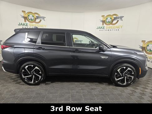 New 2025 Mitsubishi Outlander SE image 8