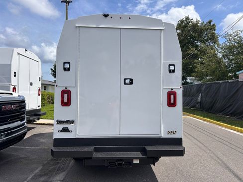 New 2025 GMC Savana 3500 w/ Power Convenience Package RWD image 6