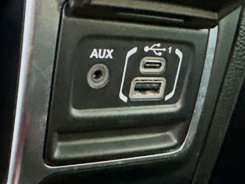 Used 2020 Jeep Gladiator Sport AWD/4WD image 24