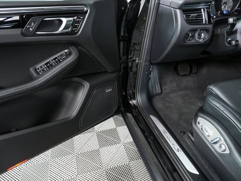 New 2026 Porsche Macan S image 8