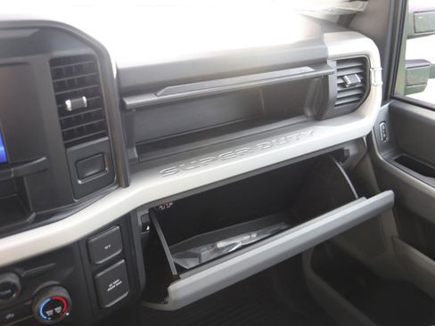 Used 2023 Ford F550 4x4 Regular Cab Super Duty image 40