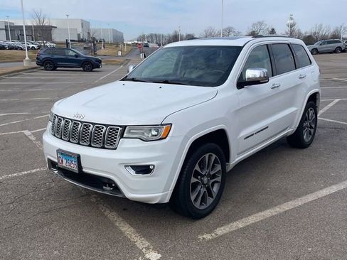 Used 2018 Jeep Grand Cherokee Overland image 2