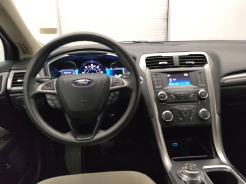 Used 2018 Ford Fusion S image 22