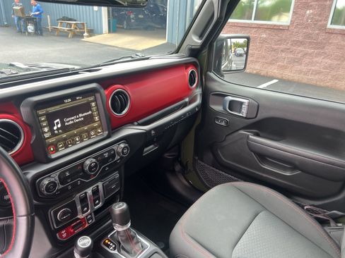 Used 2022 Jeep Wrangler Rubicon AWD/4WD image 15