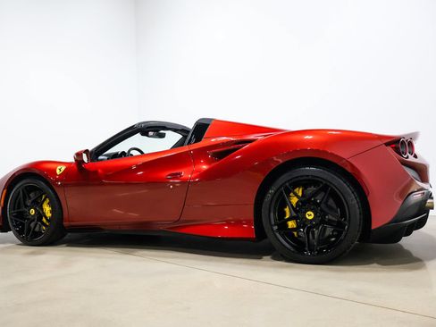 Used 2022 Ferrari F8 Tributo RWD image 18