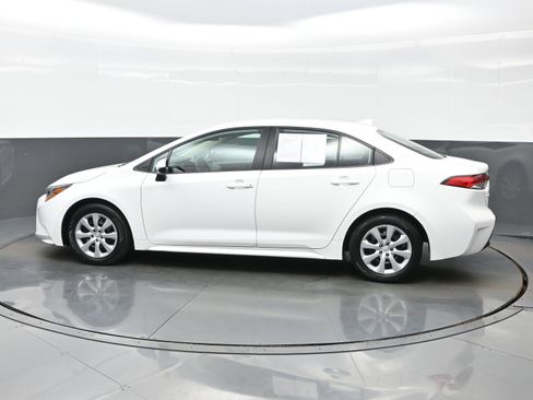 Used 2024 Toyota Corolla LE FWD image 3