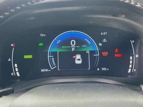 Used 2025 Toyota Camry SE image 24