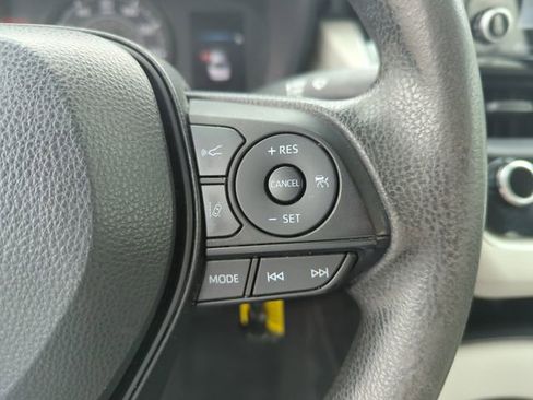 Used 2022 Toyota Corolla L FWD image 22