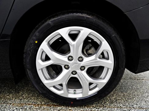 Used 2018 Chevrolet Volt Premier FWD image 19