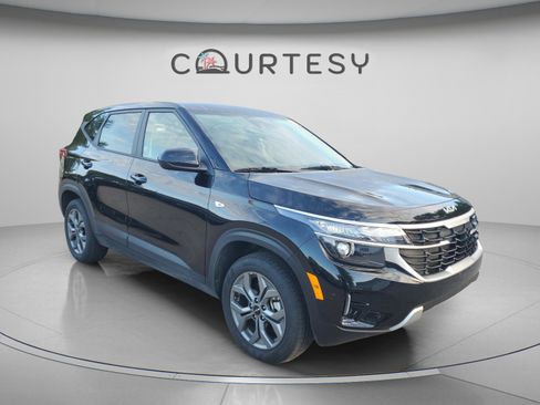 Certified 2026 Kia Seltos LX AWD/4WD image 5