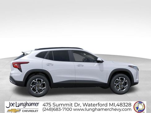 New 2026 Chevrolet Trax LT w/ Driver Confidence Package FWD image 5