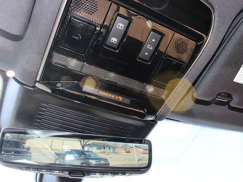 Used 2023 Land Rover Range Rover Long Wheelbase Autobiography image 18