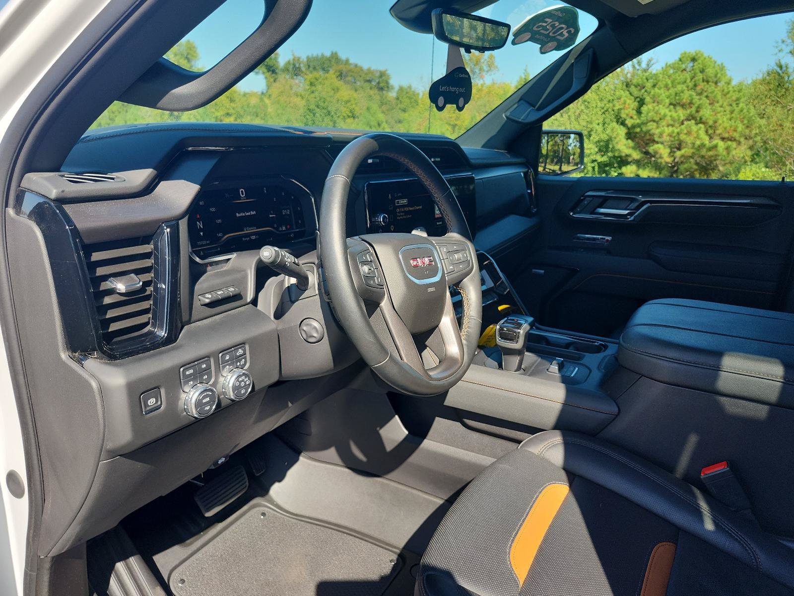 Certified 2025 GMC Sierra 1500 AT4 w/ AT4 Premium Package AWD/4WD image 18