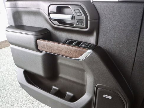 Used 2023 GMC Sierra 2500 Denali w/ Denali Black Diamond Edition image 25